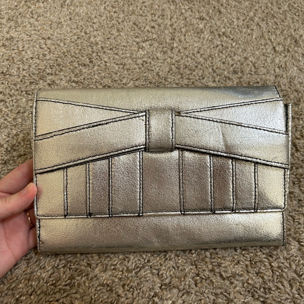 Zac Posen Travel Clutch Shirley bow Metallic Silver Passport Preppy Zip Magnetic